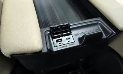 Toyota Sienna 2024, 24839 км, за 38093.36 USD - фото 31