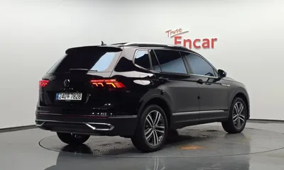 Volkswagen Tiguan 2023, 32018 км, за 19627.15 USD