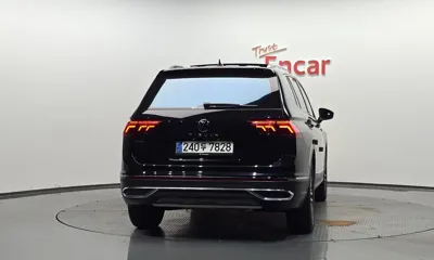 Volkswagen Tiguan 2023, 32018 км, за 19627.15 USD