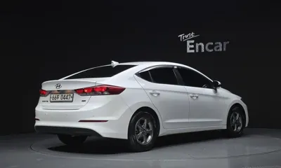 Hyundai Avante 2017, 77329 км, за 6435.67 USD - фото 2