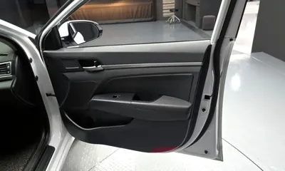Hyundai Avante 2017, 77329 км, за 6435.67 USD - фото 24