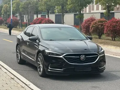Buick LaCrosse 2023, 31700 км, за 18657.67 USD