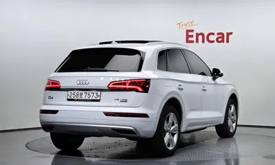 Audi Q5 2020, 119647 км, за 22185.41 USD
