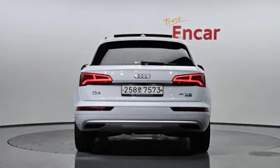 Audi Q5 2020, 119647 км, за 22185.41 USD