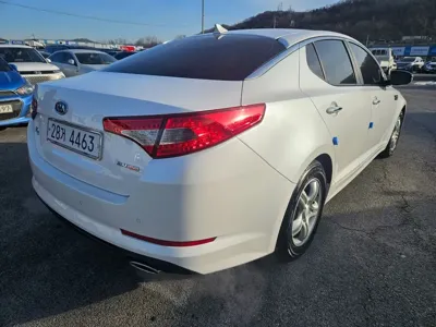 Kia K5 2011, 157266 км, за 2788.79 USD