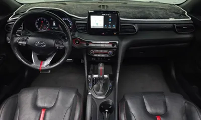 Hyundai Veloster 2018, 87256 км, за 7687.3 USD - фото 7