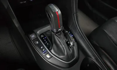 Hyundai Veloster 2018, 87256 км, за 7687.3 USD - фото 9