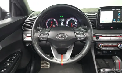 Hyundai Veloster 2018, 87256 км, за 7687.3 USD - фото 13