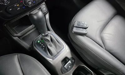 Jeep Renegade 2021, 119845 км, за 7745.83 USD - фото 9