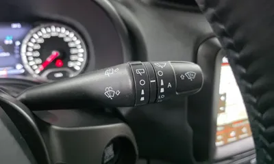 Jeep Renegade 2021, 119845 км, за 7745.83 USD - фото 27