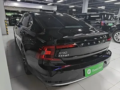 Volvo S90 2020, 60300 км, за 20761.81 USD