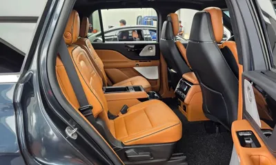 Lincoln Aviator 2020, 96435 км, за 23337.44 USD - фото 12