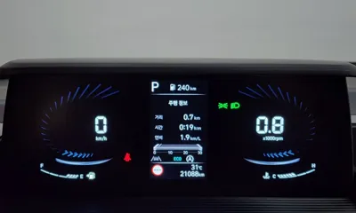 Hyundai Staria 2025, 21088 км, за 25272.42 USD - фото 8