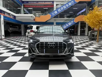 Audi Q3 2023, 32000 км, за 28736.27 USD