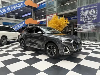 Audi Q3 2023, 32000 км, за 28736.27 USD