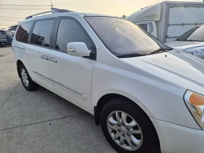 Kia Canival 2012, 238053 км, за 1772.35 USD