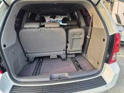 Kia Canival 2012, 238053 км, за 1772.35 USD