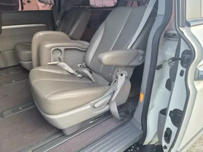 Kia Canival 2012, 238053 км, за 1772.35 USD - фото 9