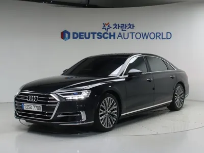 Audi A8 · 2021 год