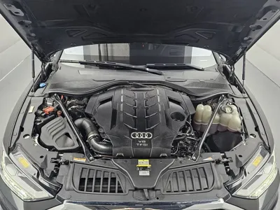 Audi A8 2021, 108359 км, за 37761.27 USD - фото 6
