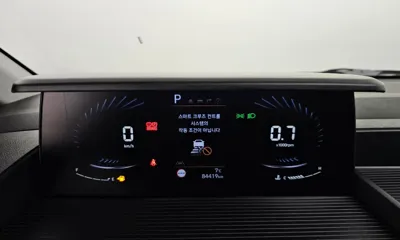Hyundai Staria 2022, 84419 км, за 15791.21 USD - фото 8