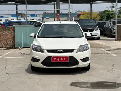 Ford Focus 2014, 60000 км, за 2161.06 USD