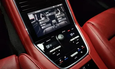 Porsche Panamera 2020, 55614 км, за 58131.87 USD - фото 18
