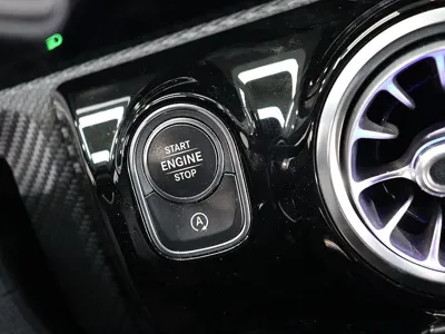 Mercedes-Benz A-Class 2020, 96100 км, за 10496.26 USD - фото 12