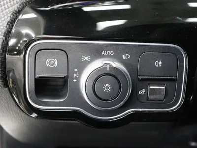 Mercedes-Benz A-Class 2020, 96100 км, за 10496.26 USD - фото 18