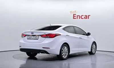 Hyundai Avante 2015, 73055 км, за 5185.77 USD
