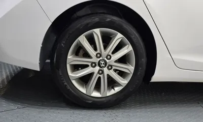 Hyundai Avante 2015, 73055 км, за 5185.77 USD
