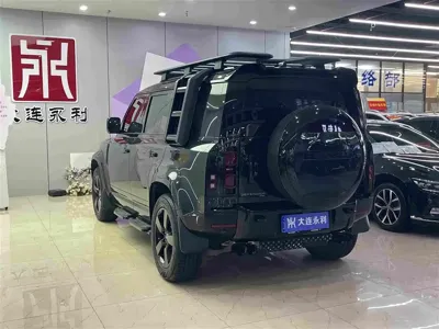 Land Rover Defender 2023, 28700 км, за 80634.1 USD
