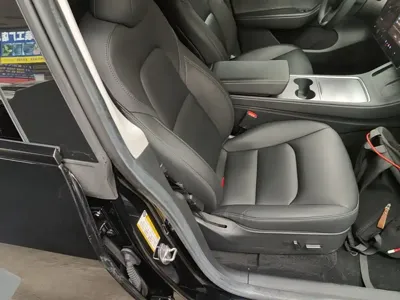 Tesla Model Y 2022, 46500 км, за 23284.83 USD - фото 25
