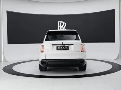 Rolls-Royce Cullinan 2023, 11000 км, за 860043.87 USD