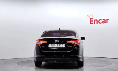 Kia K5 2013, 92175 км, за 3237.53 USD