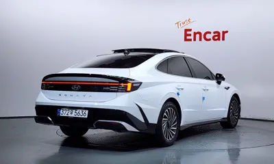 Hyundai Sonata 2024, 110816 км, за 16221.51 USD