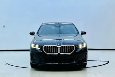BMW 5 Series 2025, 9800 км, за 44014 USD