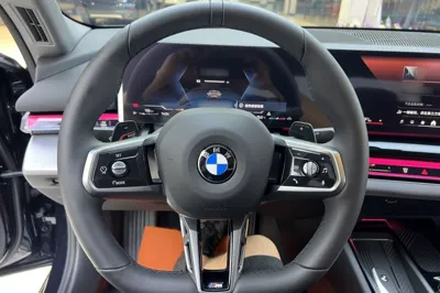 BMW 5 Series 2025, 9800 км, за 44014 USD - фото 7