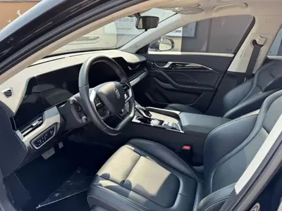Bestune B70 2023, 20000 км, за 7218.95 USD