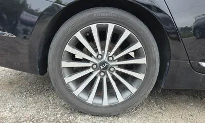 Kia K7 2013, 175779 км, за 4228.47 USD