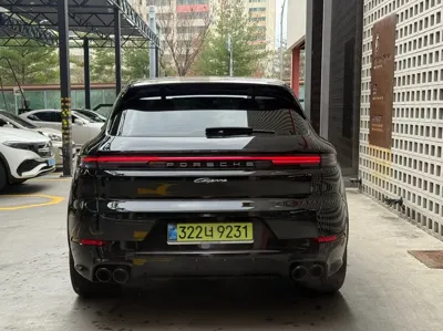 Porsche Cayenne 2025, 9000 км, за 118503.21 USD