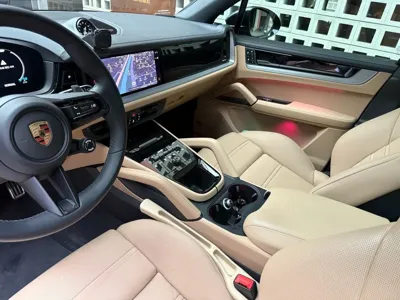 Porsche Cayenne 2025, 9000 км, за 118503.21 USD - фото 20