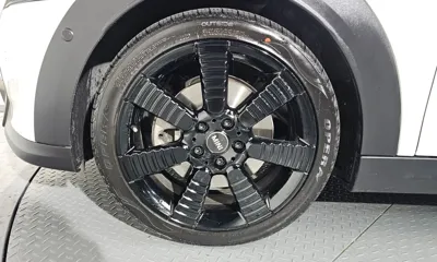MINI Cooper Convertible 2024, 25732 км, за 19623.39 USD