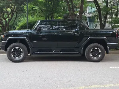 GMC Hummer EV 2024, 8000 км, за 110936.07 USD