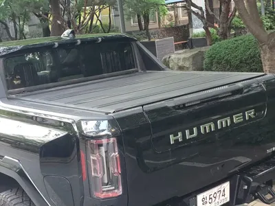 GMC Hummer EV 2024, 8000 км, за 110936.07 USD - фото 6