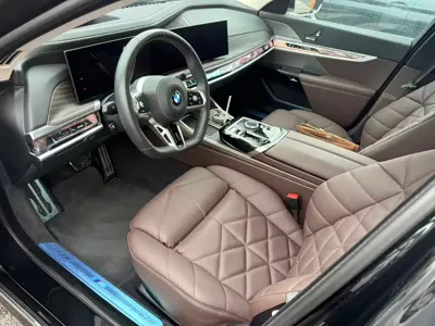 BMW 7 Series 2024, 2500 км, за 84079.2 USD