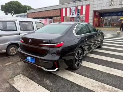 BMW 7 Series 2024, 2500 км, за 84079.2 USD