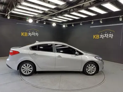 Kia K3 2013, 152774 км, за 2467.93 USD