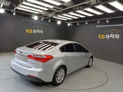 Kia K3 2013, 152774 км, за 2467.93 USD