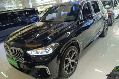 BMW X5 · 2022 год